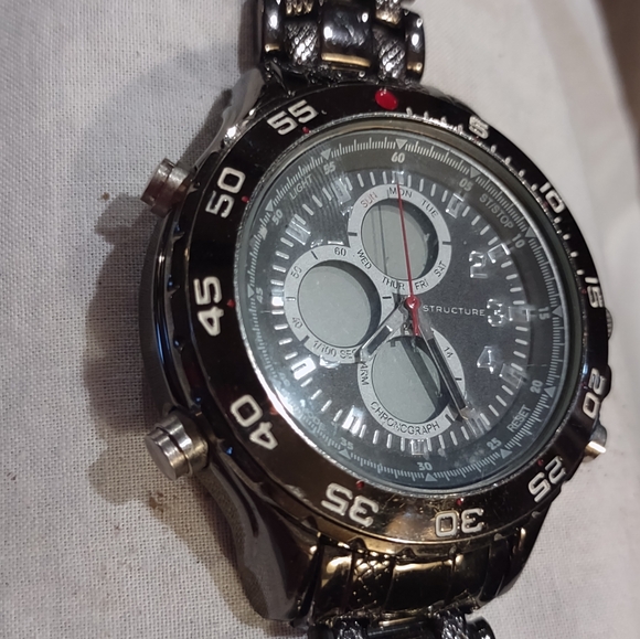 Structure Men's Chronograph watch .. selling as is needs Battery and band - Picture 4 of 11